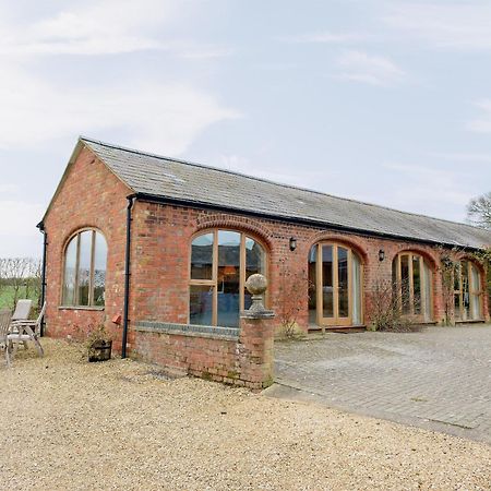 Вилла The Stables At Weedon Hill Farm Church Stowe Экстерьер фото